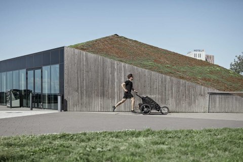 Przyczepka rowerowa dla dziecka - THULE Chariot Sport 2 - Midnight Black Przyczepka rowerowa dla dziecka - THULE Chariot Sport 2 - Midnight Black