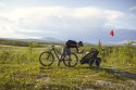 Przyczepka rowerowa dla dziecka - THULE Chariot Sport 2 - Midnight Black Przyczepka rowerowa dla dziecka - THULE Chariot Sport 2 - Midnight Black
