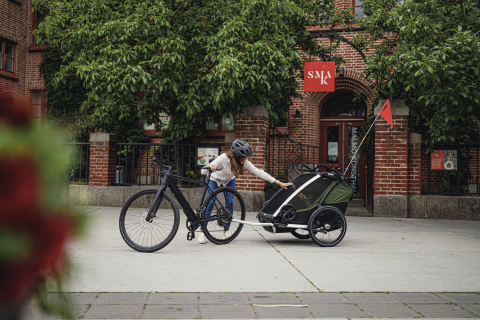 Przyczepka rowerowa dla dziecka, podwójna - THULE Chariot Cab 2 - oliwkowa/szara Przyczepka rowerowa dla dziecka, podwójna - THULE Chariot Cab 2 - oliwkowa/szara