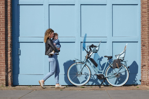 URBAN IKI FOTELIK ROWEROWY TYLNI NA RAMĘ PINK URBAN IKI FOTELIK ROWEROWY TYLNI NA RAMĘ PINK