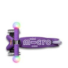 Hulajnoga dziecięca Mini MICRO Deluxe Magic świecące koła LED fioletowa Hulajnoga dziecięca Mini MICRO Deluxe Magic świecące koła LED fioletowa