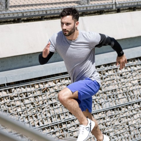 REEBOK RĘKAWY KOMPRESYJNE CZARNE L RRSL-13025 REEBOK RĘKAWY KOMPRESYJNE CZARNE L RRSL-13025