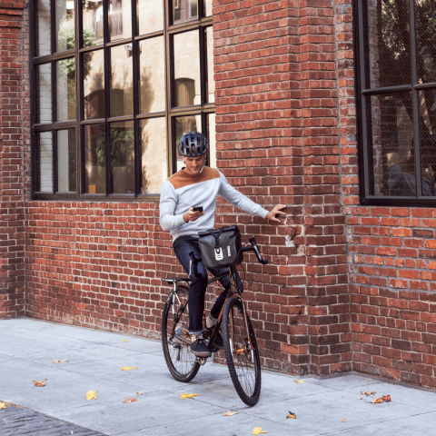 Thule Shield Handlebar Bag Thule Shield Handlebar Bag