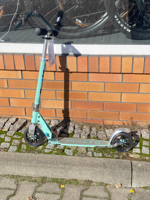 HULAJNOGA MICRO SPEED PLUS MIĘTOWA - SZTUKA WYSTAWOWA HULAJNOGA MICRO SPEED PLUS MIĘTOWA - SZTUKA WYSTAWOWA