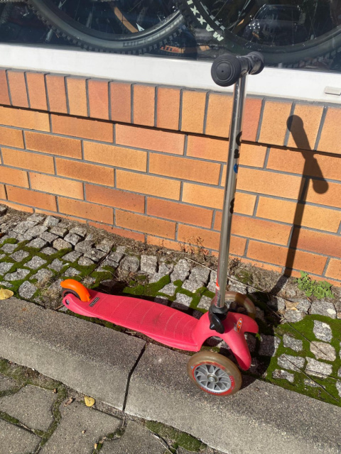 Hulajnoga dziecięca MINI Micro Deluxe różowa, MODEL WYSTAWOWY Hulajnoga dziecięca MINI Micro Deluxe różowa, MODEL WYSTAWOWY