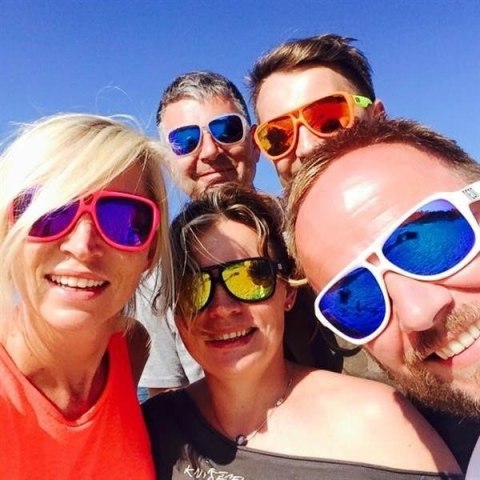 Okulary sportowe NEON Board białe, szkła niebieskie Okulary sportowe NEON Board białe, szkła niebieskie