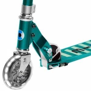 Hulajnoga dziecięca MICRO Sprite świecące koła LED kolor petrol w paski Hulajnoga dziecięca MICRO Sprite świecące koła LED kolor petrol w paski